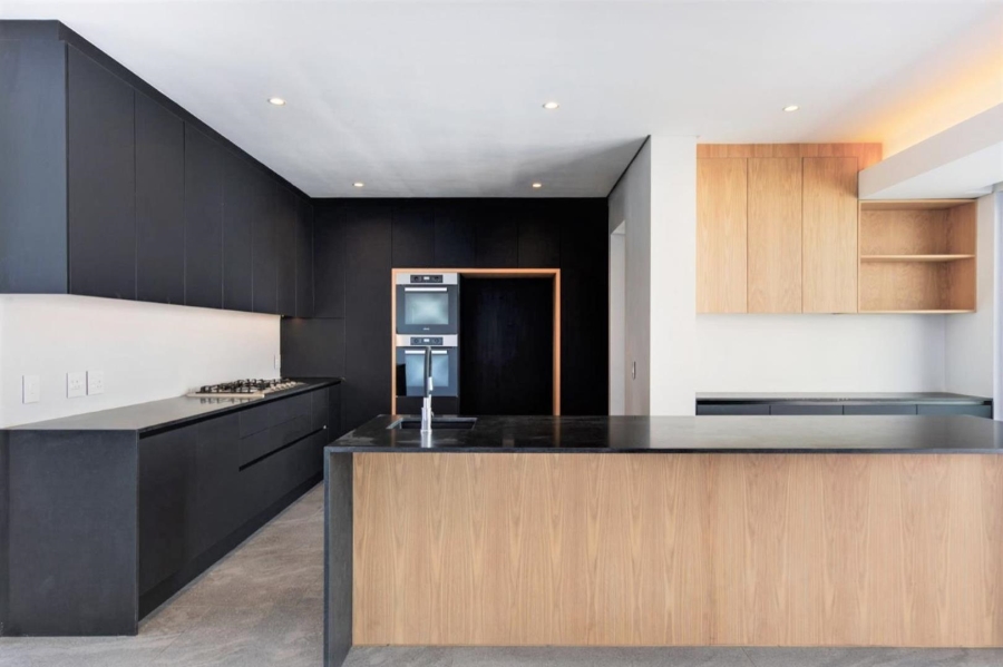 4 Bedroom Property for Sale in Fresnaye Western Cape